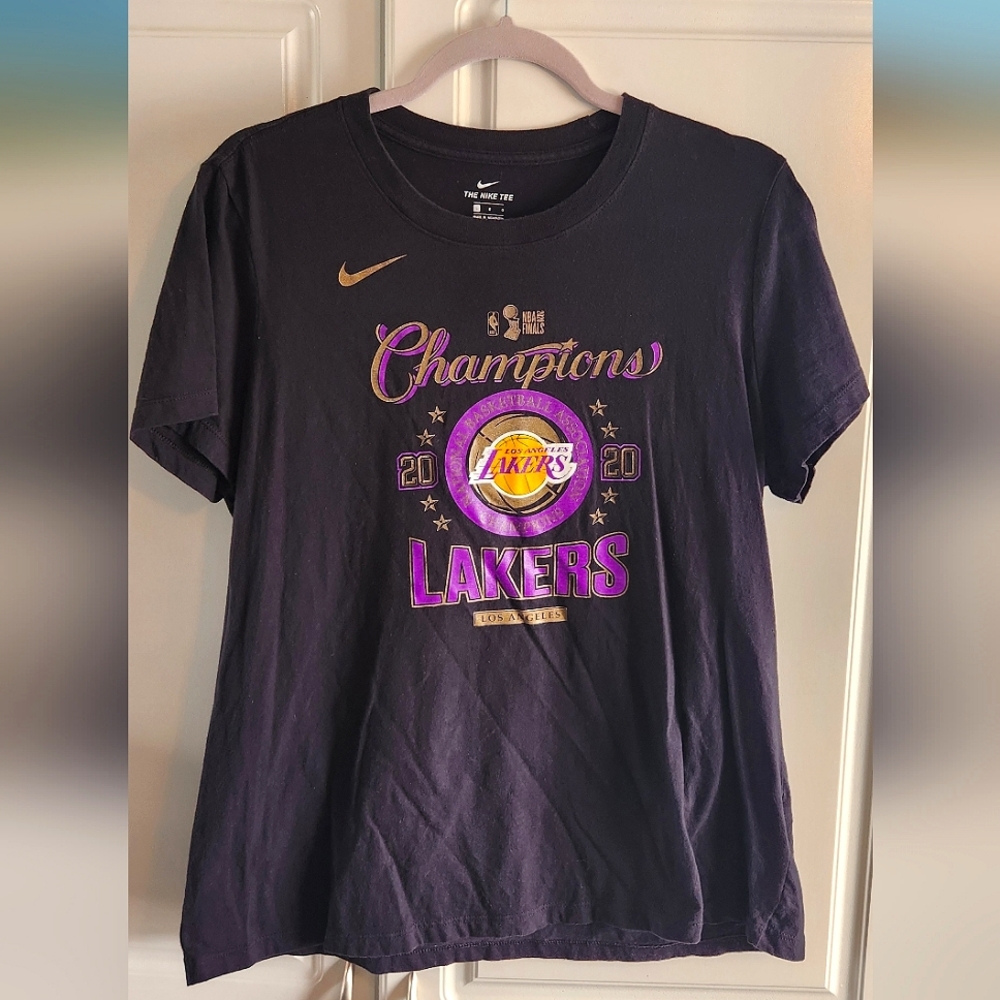 The Nike Tee 💜💛 Lakers 2020 Champions 🏆